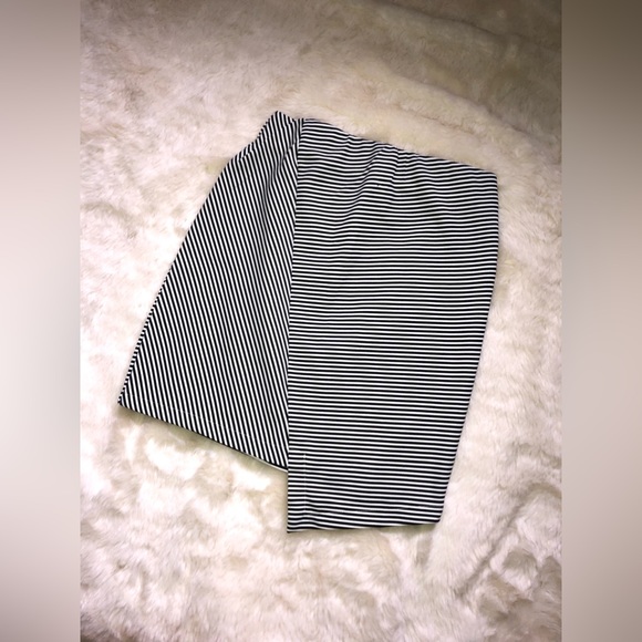 Mini Skirt - Picture 1 of 4